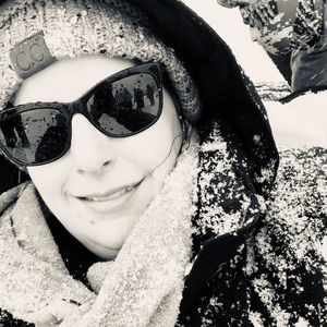 Meet your Posher, Mona